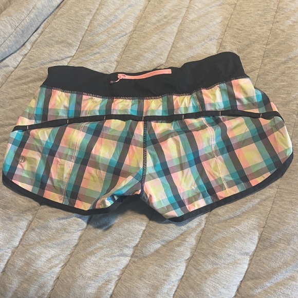 Lululemon speeds. Size 6 - Picture 4 of 4